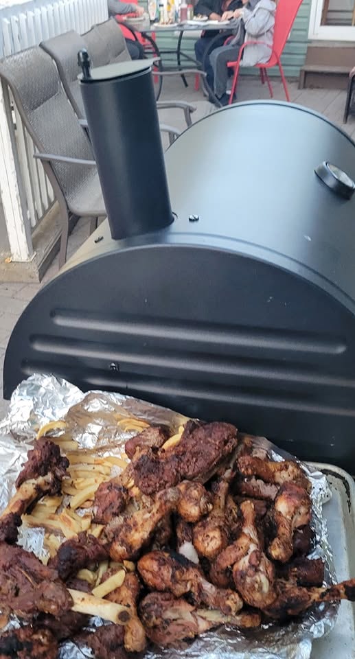Barbecue et terrasse extérieure, Auberge Résidence Nordique