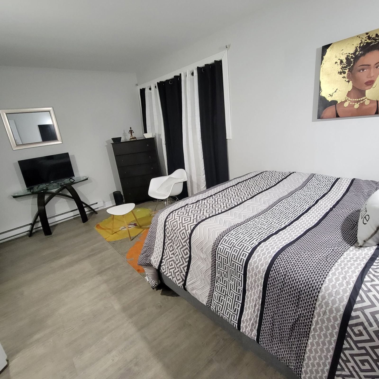 Chambre au décor moderne, Auberge Résidence Nordique